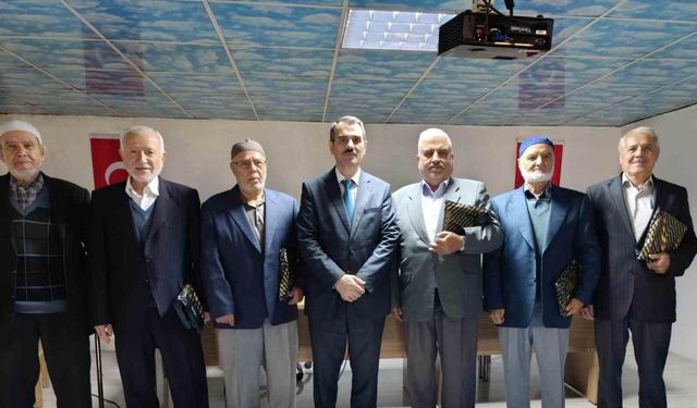 Selendi’de emekli imamlar bir araya geldi