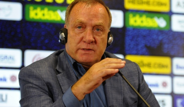 Fenerbahçe’nin Eski Teknik Direktörü Dick Advocaat Tarihe Geçti: Curaçao İlk Kez Dünya Kupası’nda