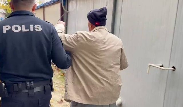 Dilenci, zabıtanın el koyduğu parayı almak karakola geri gitti