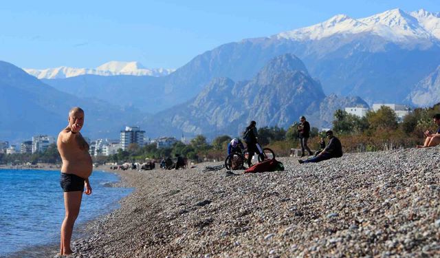 Heryerde Kar Antalya'da deniz sefası