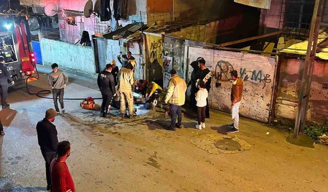 İstanbul'da  bir evde çıkan yangında 3 çocuk hayatını kaybetti.