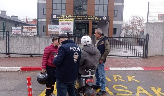 Uşak’ta Okullarda Asayiş ve Trafik Denetimleri Sürüyor