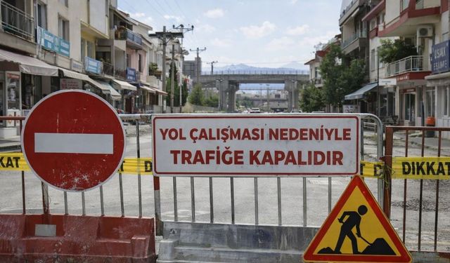 Uşak’ın Eşme İlçesinde Hızlı Tren Yolları Kesti
