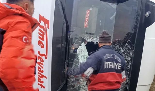 Uşak’ta minibüs devrildi çok sayıda yaralı var