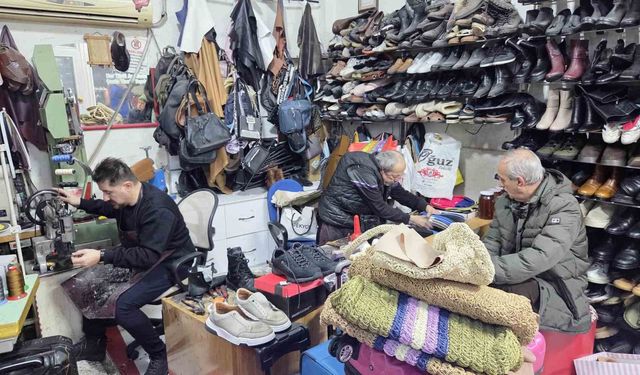 Kara kış geldi ayakkabı tamircilerinin yüzü güldü