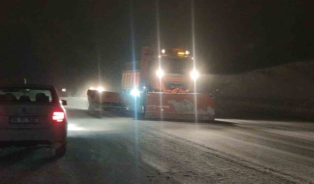 O' ilde  341 yerleşim yerinin yolu kapandı