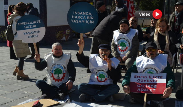 Uşaklı emekliler Tiritoğlu Parkı’nda Oturma Eylemi Yaptı