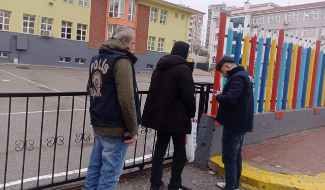 Uşak Polisi Çocukların Güvenliği için 7/24 Sahadaydı