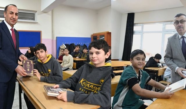 Uşak’ta öğrencilere Kur’an-ı Kerim hediye edildi