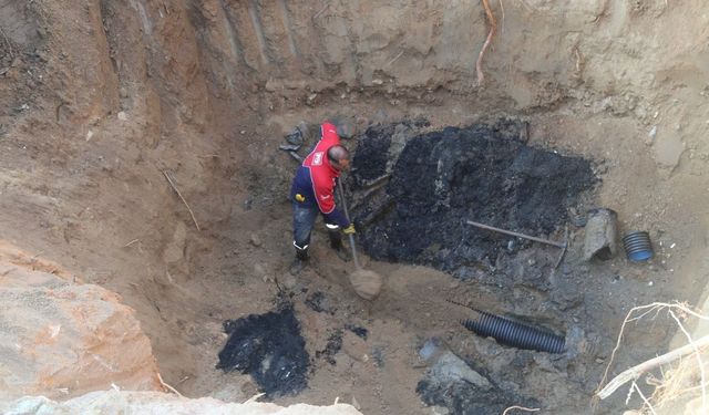 Uşak İl Özel İdaresi ekipleri köylülerin hizmetinde