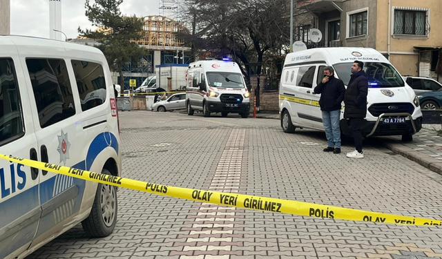 Cadde Üzerinde Bir Kişinin Cansız Bedeni Bulundu