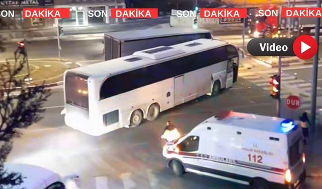 Uşak’ta kamyon ve yolcu otobüsü çarpıştı