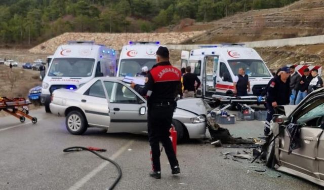 Komşu İlçede Bayram Günü Feci Kaza