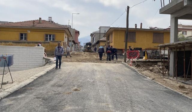 Komşu İlçede Asfalt Çalışmaları Başladı