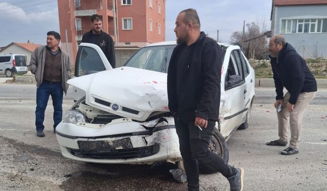 Feci Kazada Sürücü Direksiyona Sıkıştı