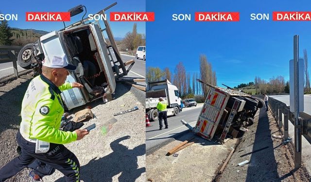 Uşak’ta Kamyonet Devrildi Sürücüsü Vefat Etti