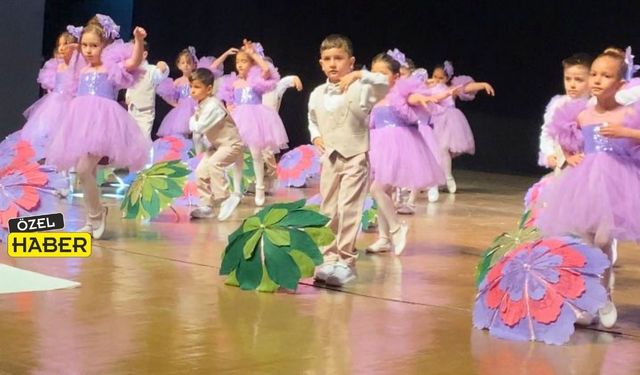 Uşak’ta 23 Nisan Kutlamaları Yağmur nedeniyle AKM’de Yapıldı