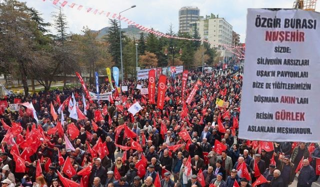 ‘Uşak’ın Pavyonları’ Özgür Özel’in Moralini Bozdu