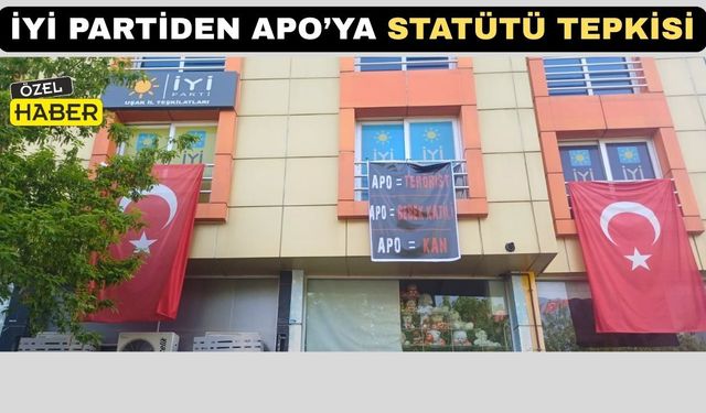 Uşak İYİ Parti İl Binasına Dikkat Çeken Bir Pankart Asıldı