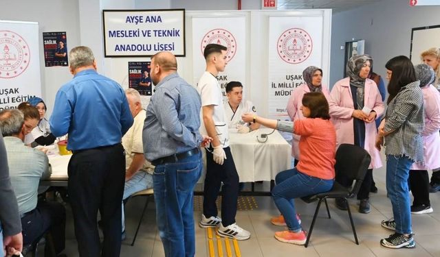 Uşak’ın Marifetli Öğrencileri Vatandaşa yardımcı Oldu