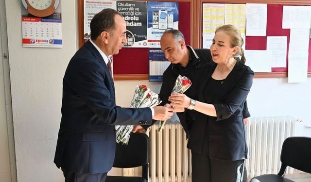 Uşak’ın Vefalı Müdüründen Duygulandıran Jest