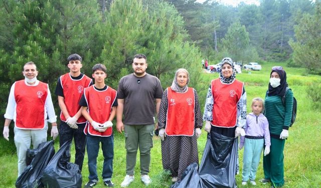 BTP Uşak Gençlik Kolları’ndan Çevre Temizliği