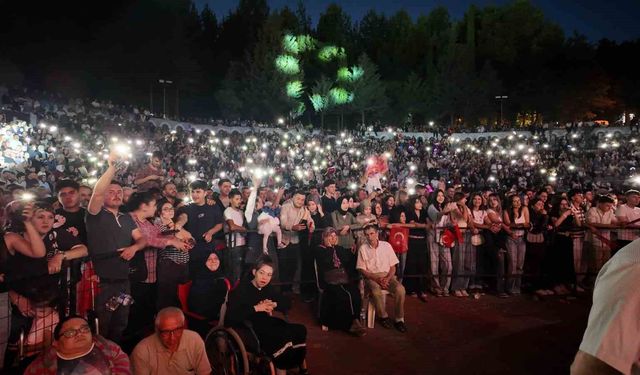 Gediz Tarhana Festivali Görkemli Konserle Açıldı
