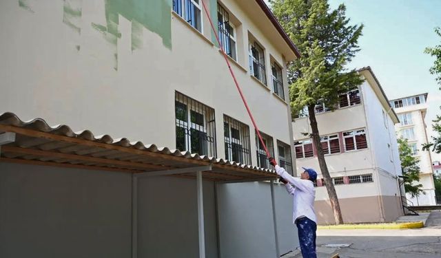 Yeni eğitim öğretim yılında Uşak Okulları Çiçek Gibi Olacak