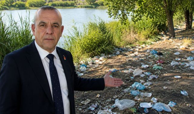 Doğa Cennetindeki Çöp Manzarası Tepki Çekti