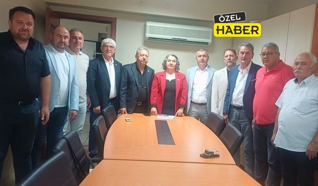 Uşak İl Genel Meclisi 11 Üyesi CHP’den istifa Etti