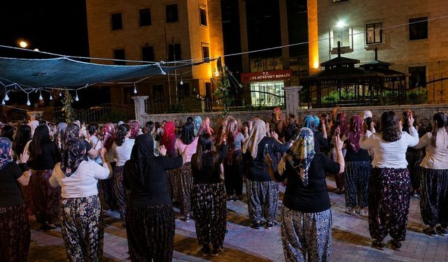 Sivaslı’da İlk Kez Şalvar Gecesi Düzenlendi