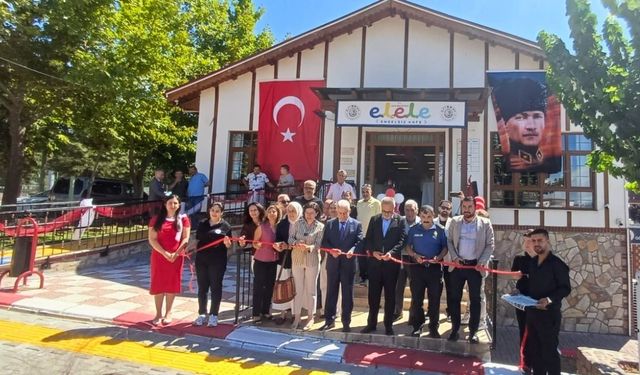 Uşak Belediyesi “Elele Engelsiz Kafe” 6 Özel Birey İstihdam etti