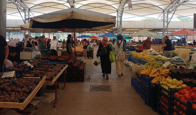 Uşak’ta Perşembe Pazarı’nda Fiyatlar Belli Oldu