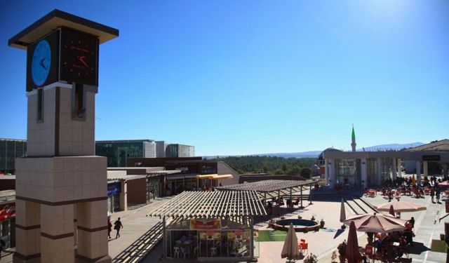 Uşak Üniversitesi Kantin ve Dükkânları İçin Kira İhalesi Düzenledi