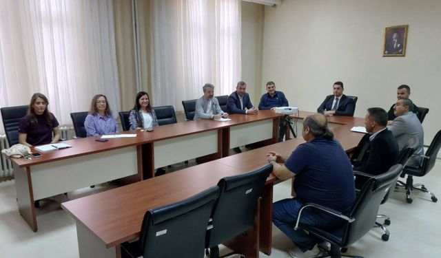 Karahallı’da Eğitim ve İş Birliği Toplantısı Gerçekleştirildi