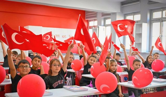 Uşak’ta 63 Bin Öğrenci İçin Ders Zili Çaldı