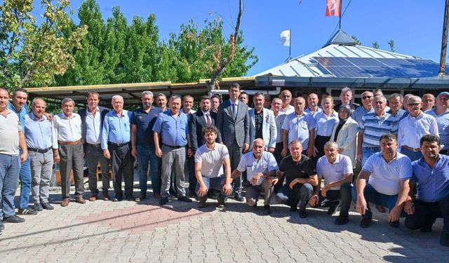 Uşak Valisi Dr. Serdar Kartal 83 Köy Muhtarıyla Bir Araya Geldi