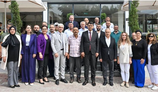 Uşak Valisi Kartal, Mahalle Muhtarlarıyla Kahvaltıda Buluştu