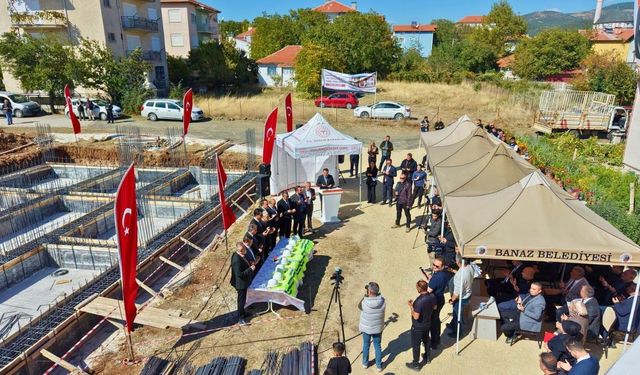 Uşak/ Banaz’da hayırseverin yaptırdığı ASM’nin temeli Atıldı