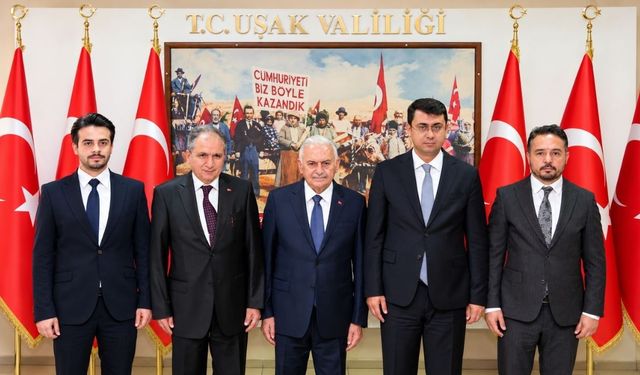 Binali Yıldırım Uşak’a Geldi: Valilikte Karşılandı