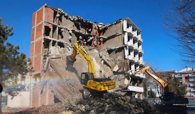 Uşak’ta 632 Binada Yıkım İçin İhale Düzenleniyor