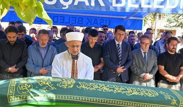 Uşak’ta Acı Olay! Babasının Cenaze Namazını Kıldırdı