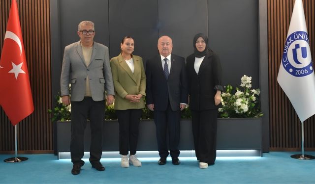 Yeşil Sivaslı Gazetesi İnternet Haber Sitesi, Uşak Üniversitesi Rektörü’nü Ziyaret Etti