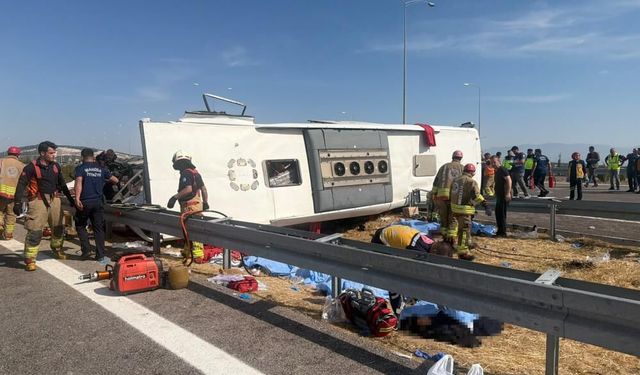 Manisa’da Otobüs ile Tır Çarpıştı: 11 Kişi Hayatını Kaybetti, 26 Kişi Yaralandı