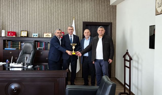 Uşaklı Din Görevlileri Masa Tenisinde Üçüncü Oldu