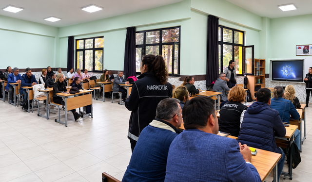 Banaz’da Öğretmen ve Velilere Narko-Rehber Eğitimi Verildi