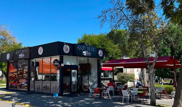 Uşak’ta Anıt Büfe Hizmete Açıldı