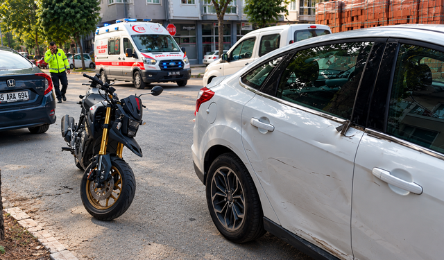 Uşak’ta Motosiklet ile Araç Çarpıştı! 1 Yaralı