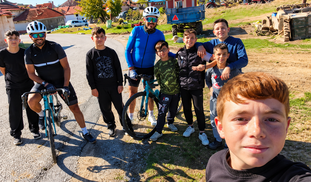 Uşak Bike 124 Kilometre Pedalladı, Gençlerle Buluştu