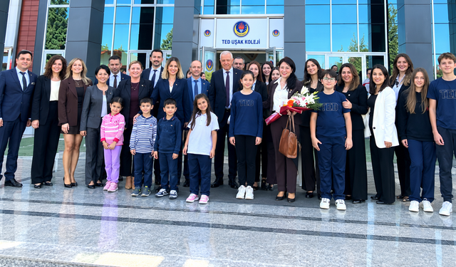 Uşak TED Koleji’ne Genel Merkezden Eğitim Ziyareti